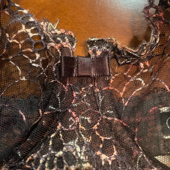 Chantelle ICONE unlined embroidered Demi bra & XL Chantelle lace detail panty. - Picture 4 of 10